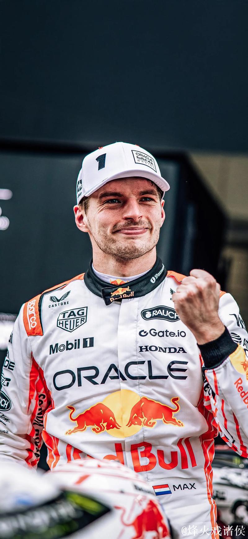 F1迈阿密冲刺赛：诺里斯勇夺冠军，维斯塔潘位列第17