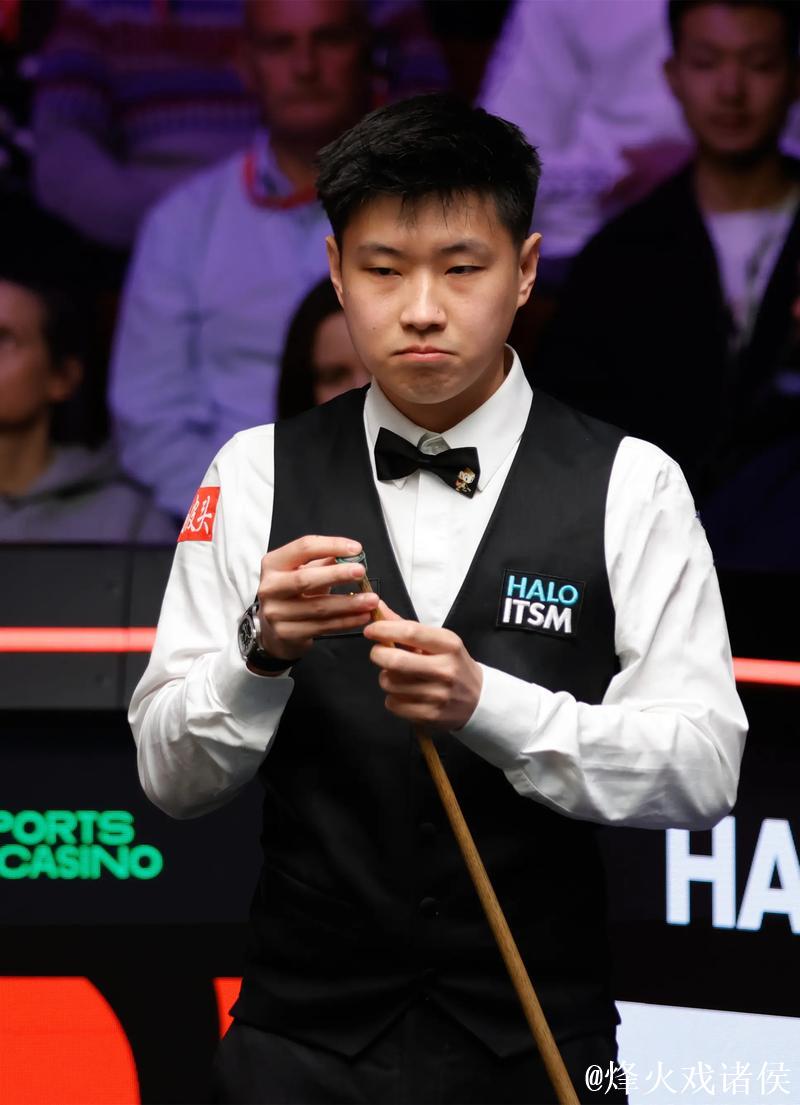 斯诺克英国公开赛：赵心童2-4不敌希金斯，无缘16强